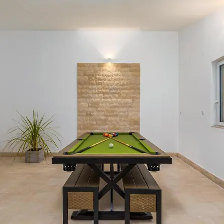 Ostone Villa *