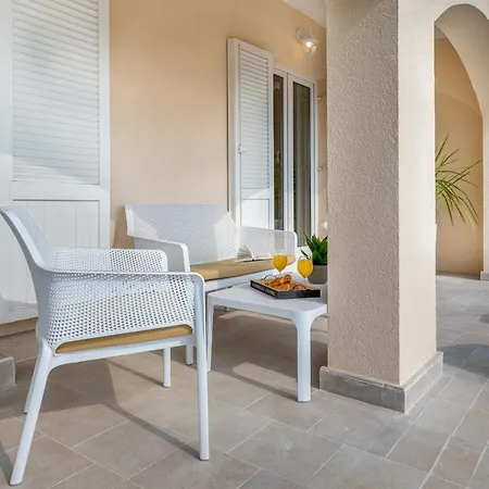 Villa Ostone *